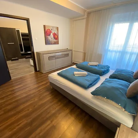 Modern City-Center Apartment Debrecen Esterno foto