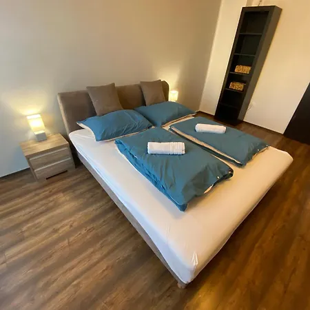 Modern City-Center Apartment Debrecen Esterno foto
