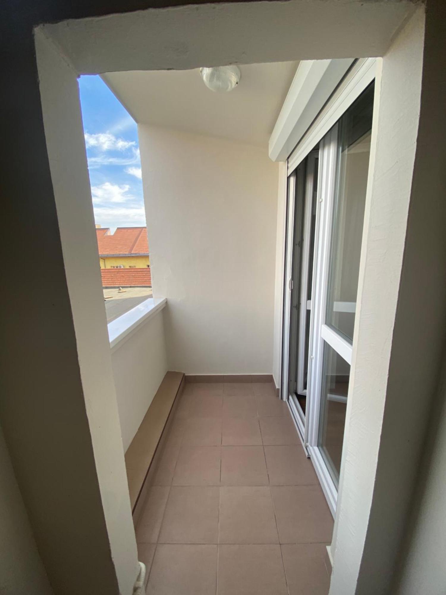 Modern City-center Appartamento